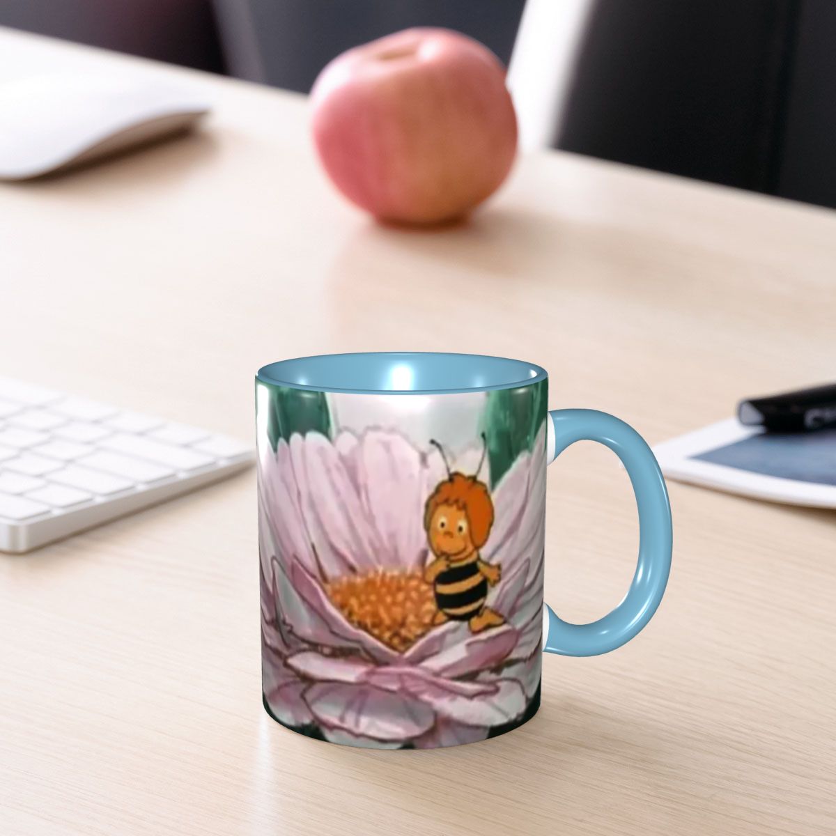 Maya Coffee & Tea Ulasan - Mug Maya The Bee, Cangkir Kopi